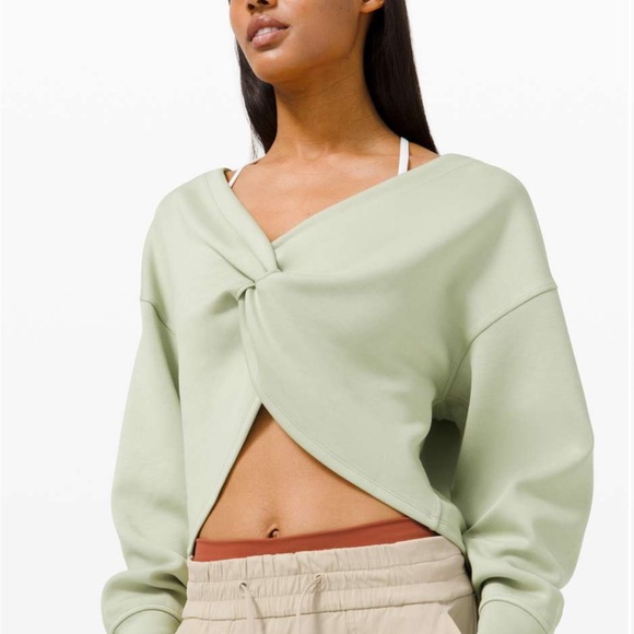 Lululemon Twist Back-to-Front Pullover
Green Fern/6 - Picture 3 of 7